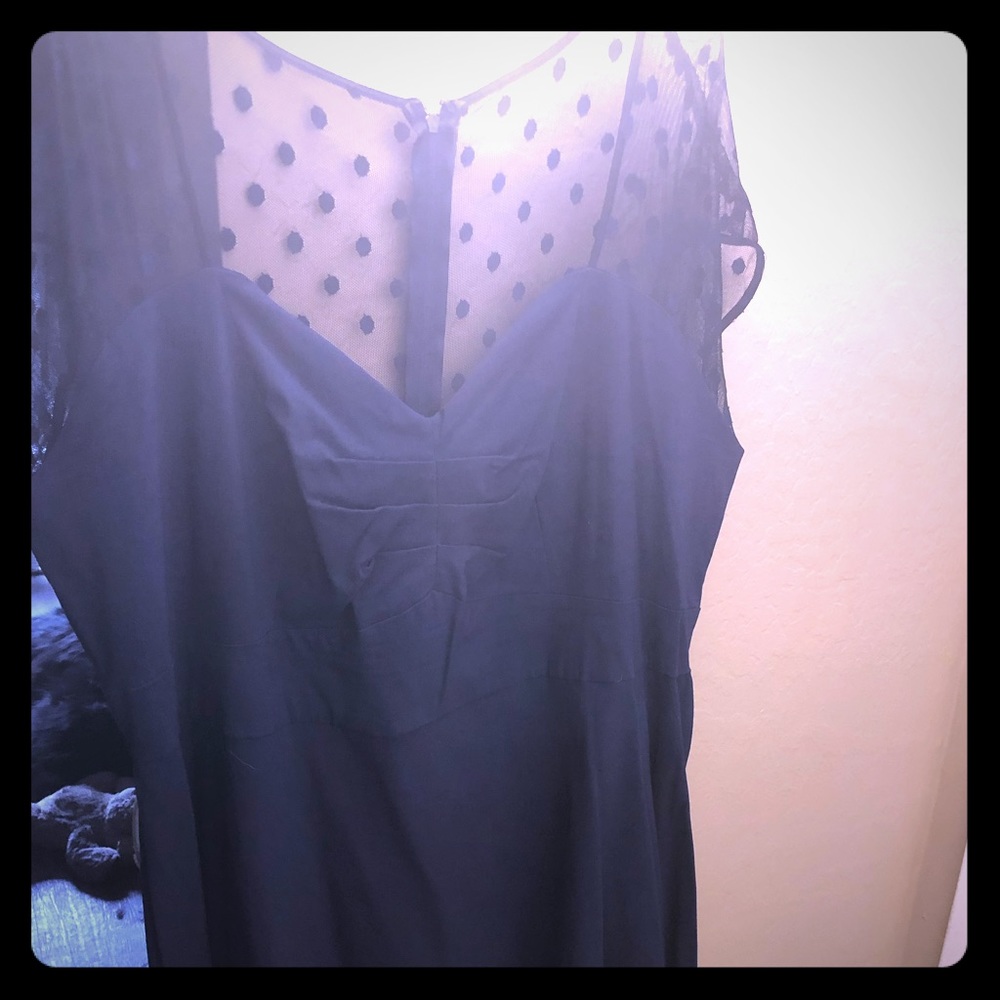 Blue sweetheart neckline midi dress mesh sleeves